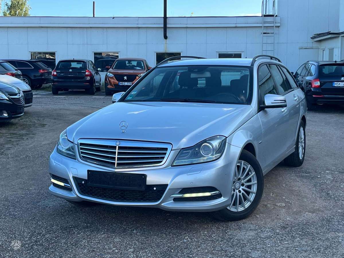 Mercedes-Benz C200, 2011