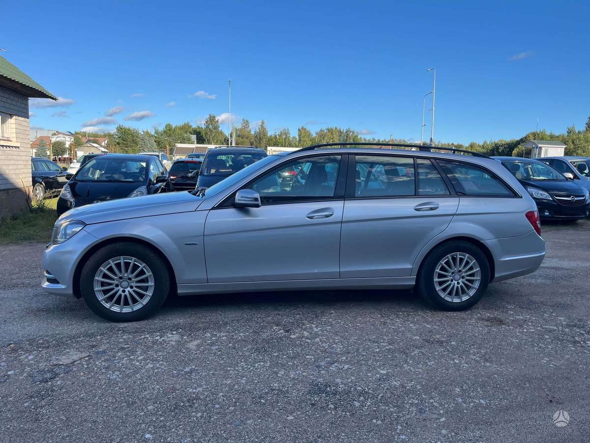 Mercedes-Benz C200 2011 — photo 5