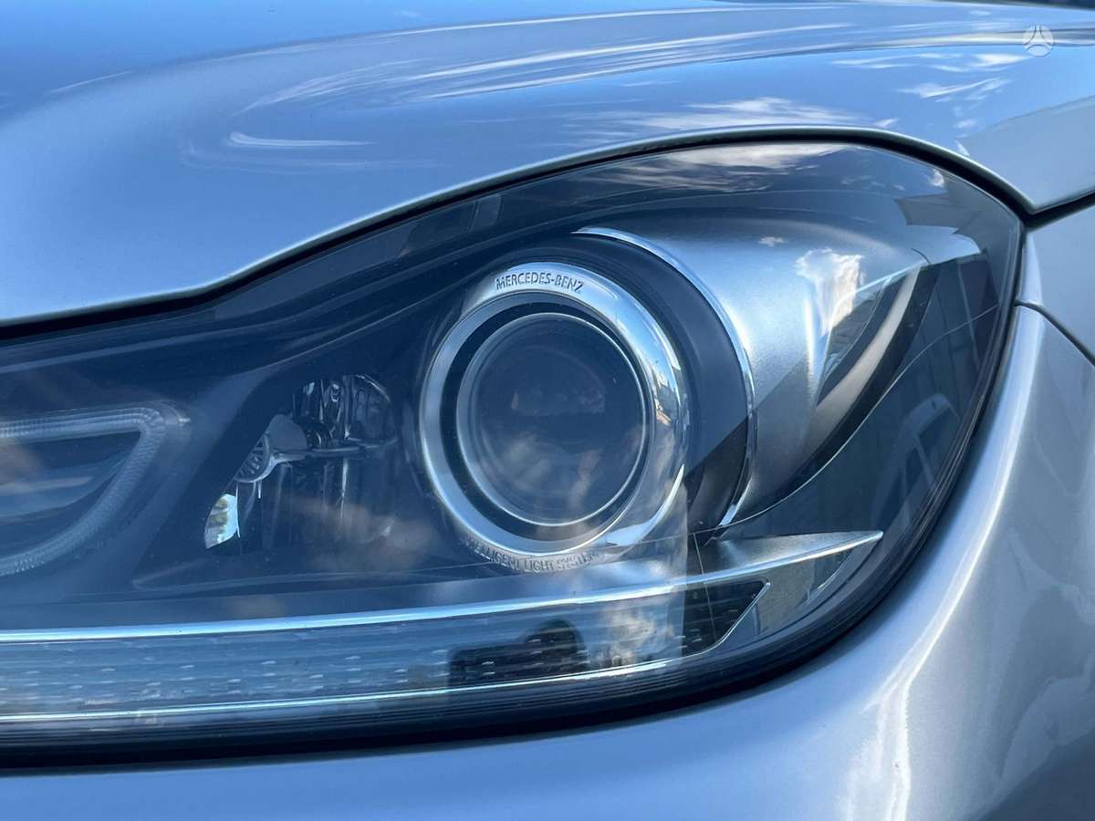 Mercedes-Benz C200 2011 — photo 7