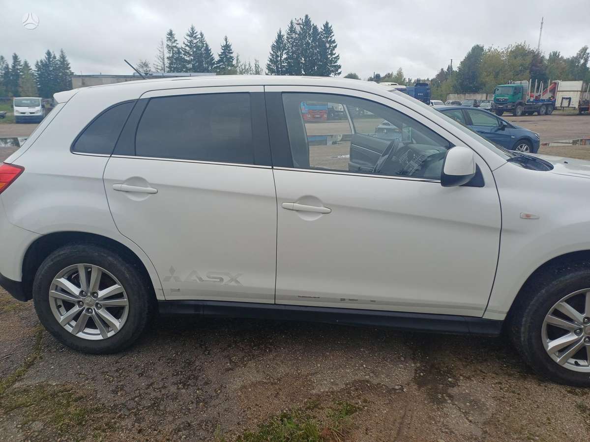 Mitsubishi ASX 2013 — rear view