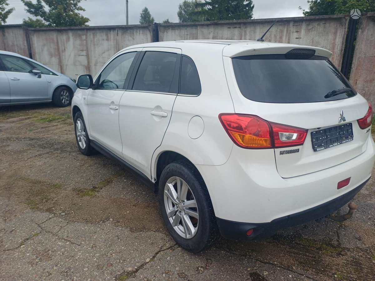 Mitsubishi ASX 2013 — interior
