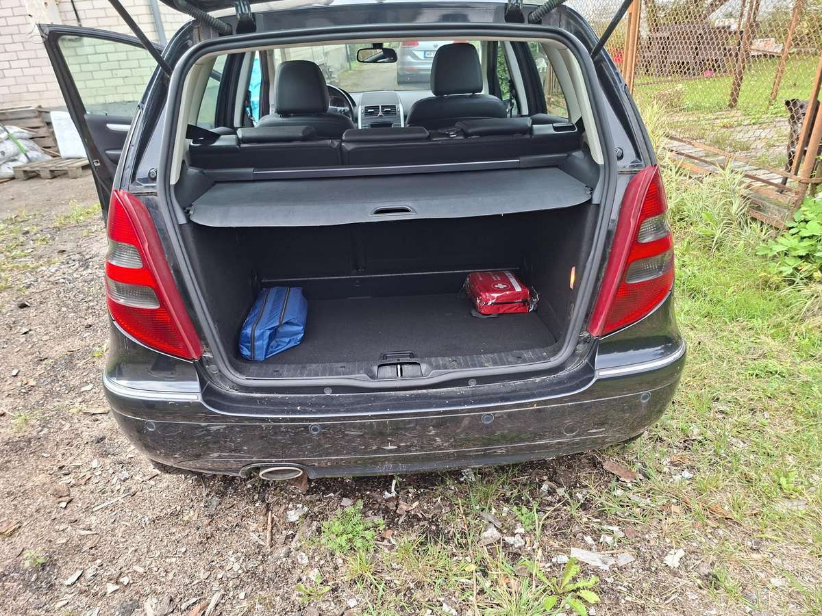 Mercedes-Benz A180 2007 — engine 1992 cm³, 109 HP (80kW)