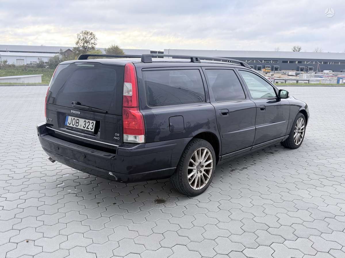 Volvo V70 2007 — interior