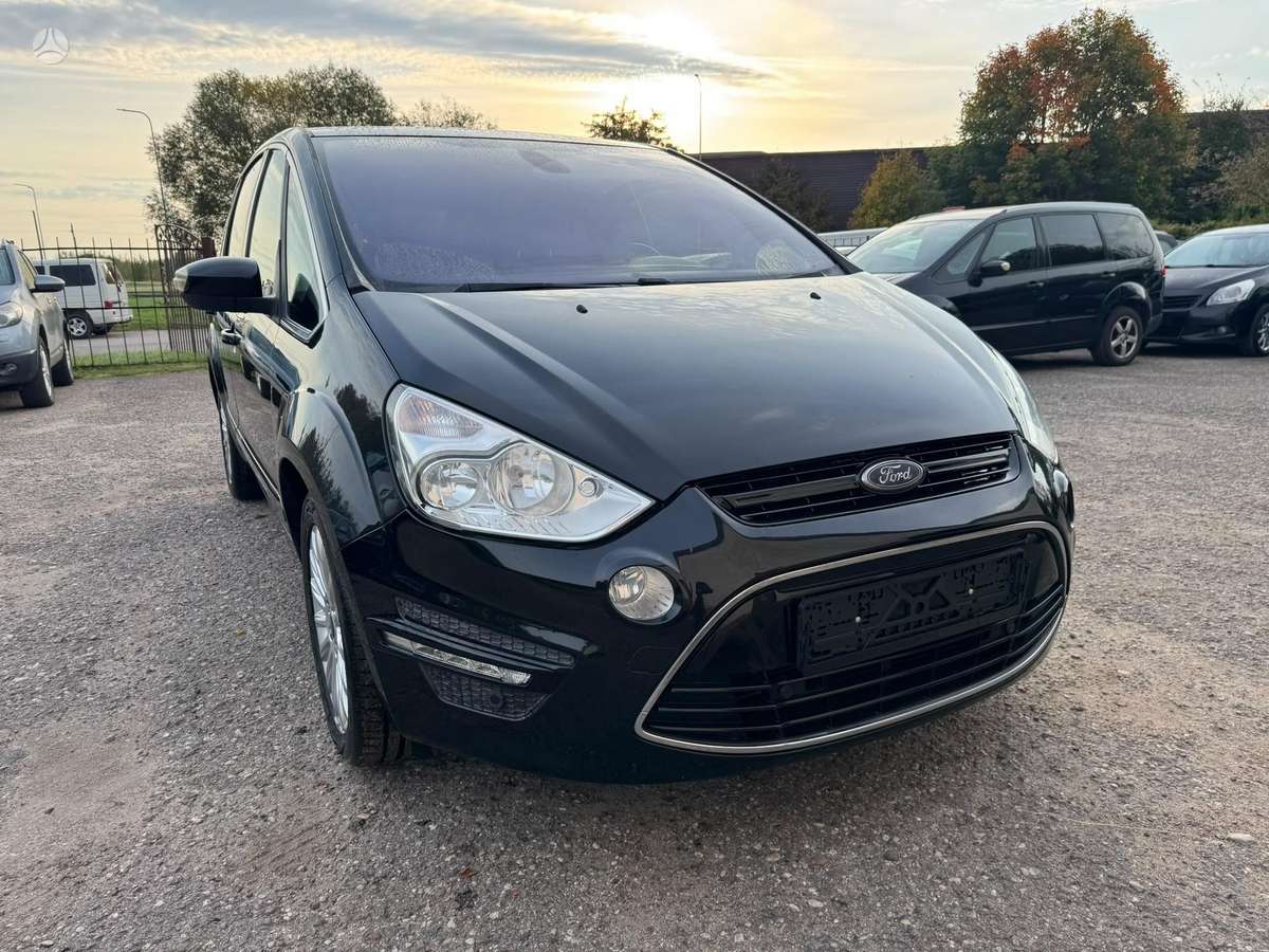 Ford S-MAX 2013 — салон