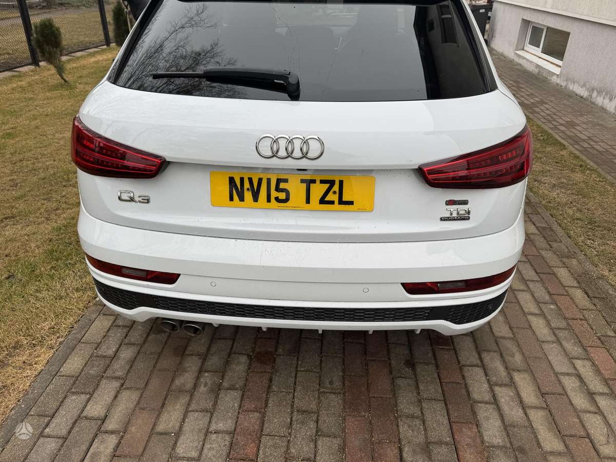 Audi Q3 2015 — photo 11