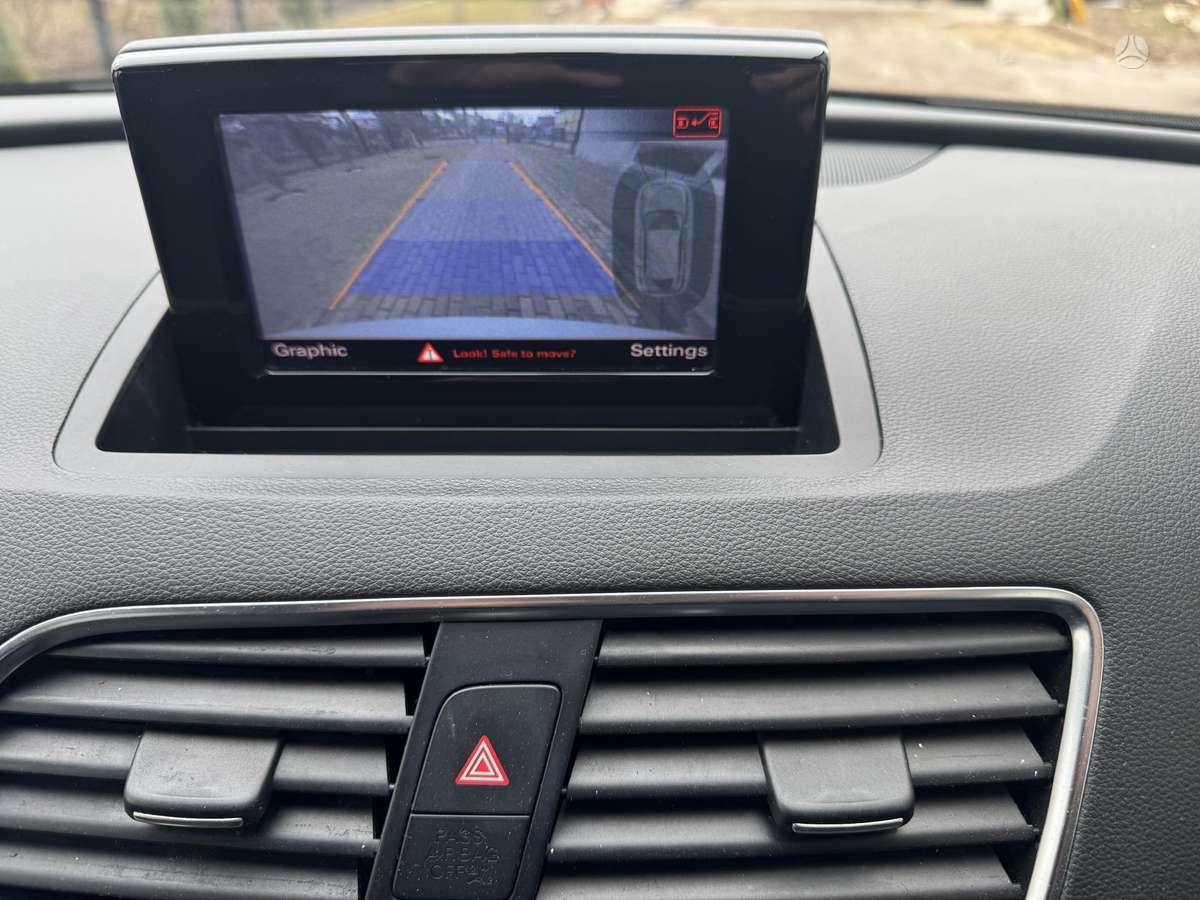 Audi Q3 2015 — photo 16