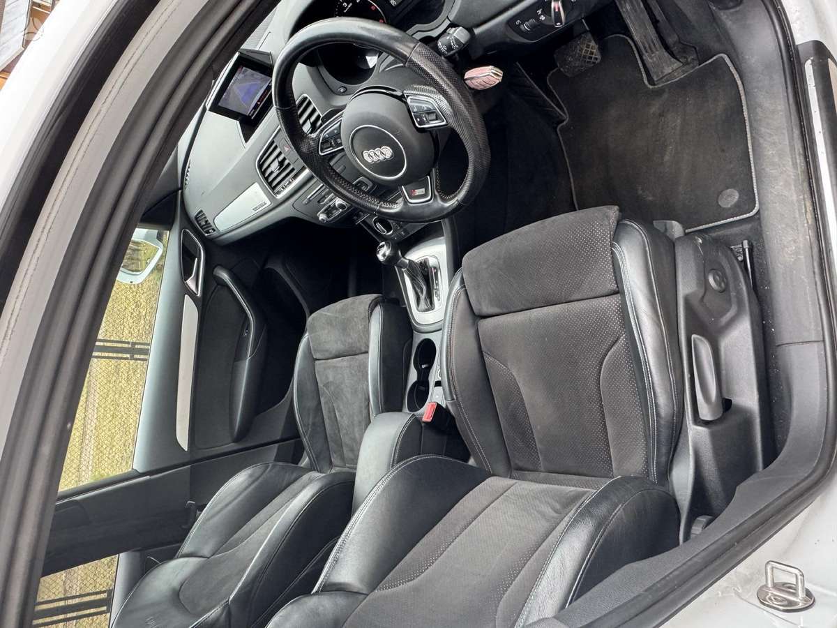 Audi Q3 2015 — photo 20
