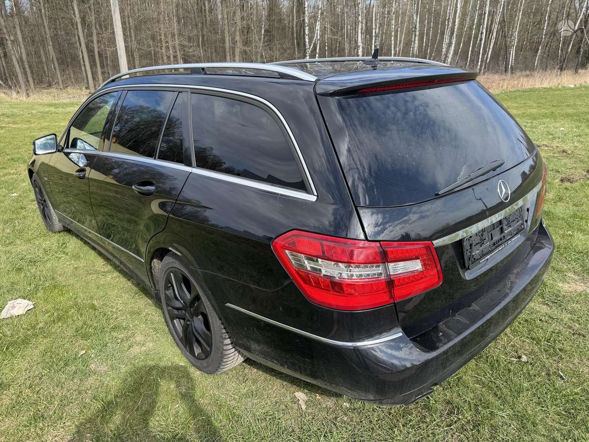 Mercedes-Benz E350 2010 — двигун 2987 cm³, 231 HP (170kW)