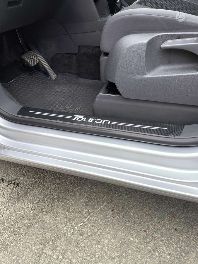 Volkswagen Touran 2013 — photo 16