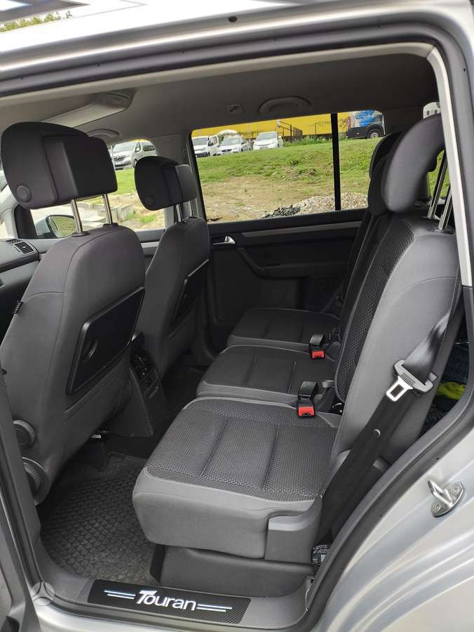 Volkswagen Touran 2013 — photo 18