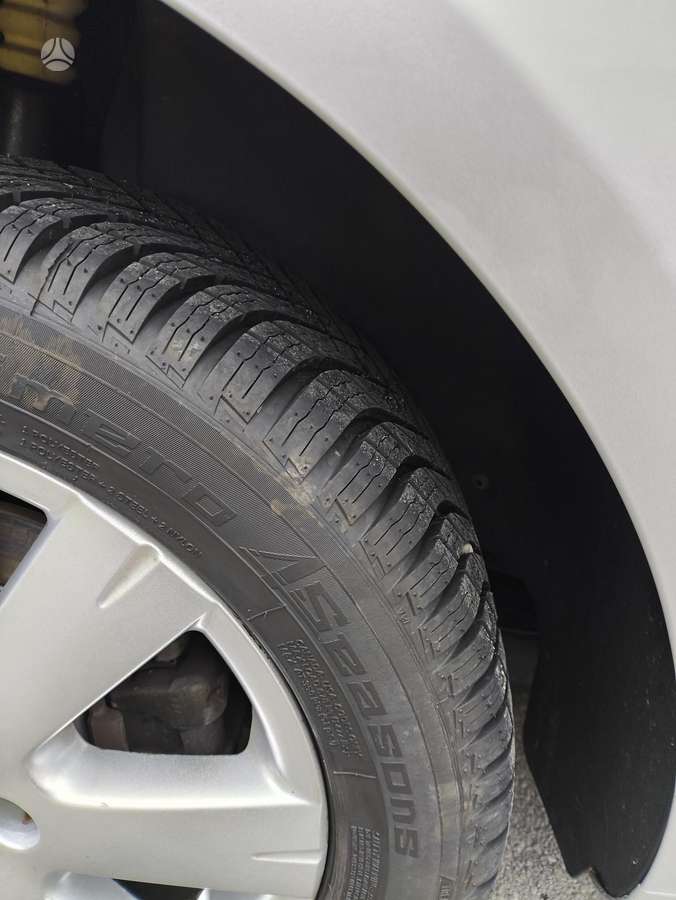 Volkswagen Touran 2013 — photo 20