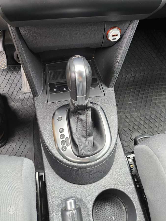 Volkswagen Touran 2013 — photo 8
