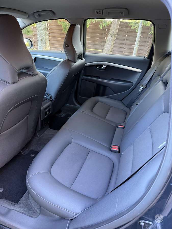 Volvo V70 2009 — photo 10