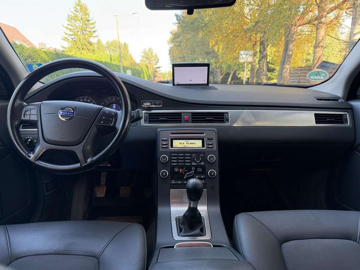 Volvo V70 2009 — photo 12