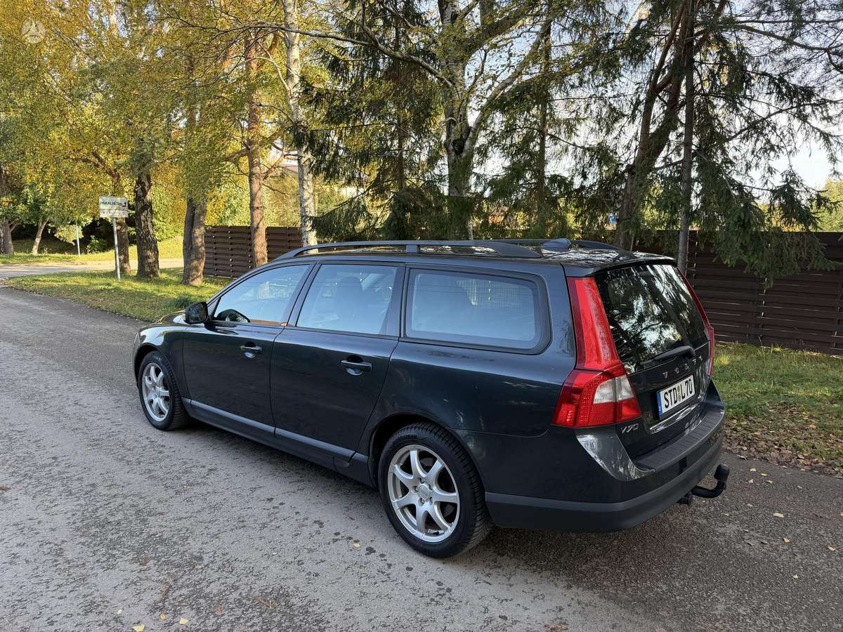Volvo V70 2009 — photo 7