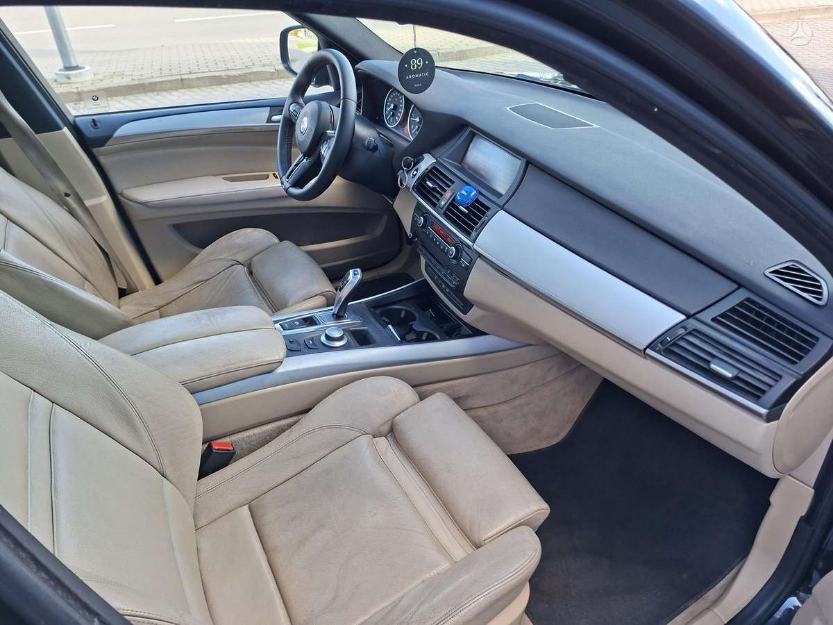 BMW X5 2008 — photo 10