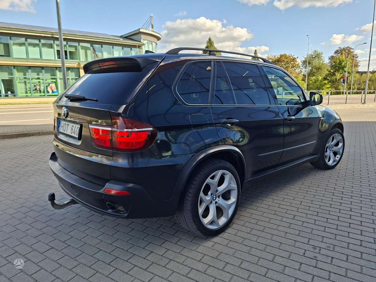 BMW X5 2008 — interior