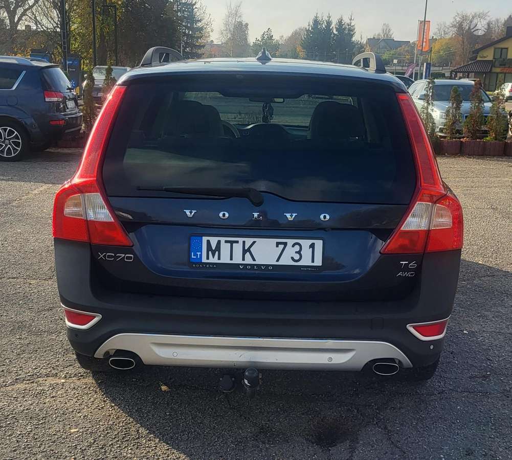 Volvo XC70 2013 — вигляд ззаду