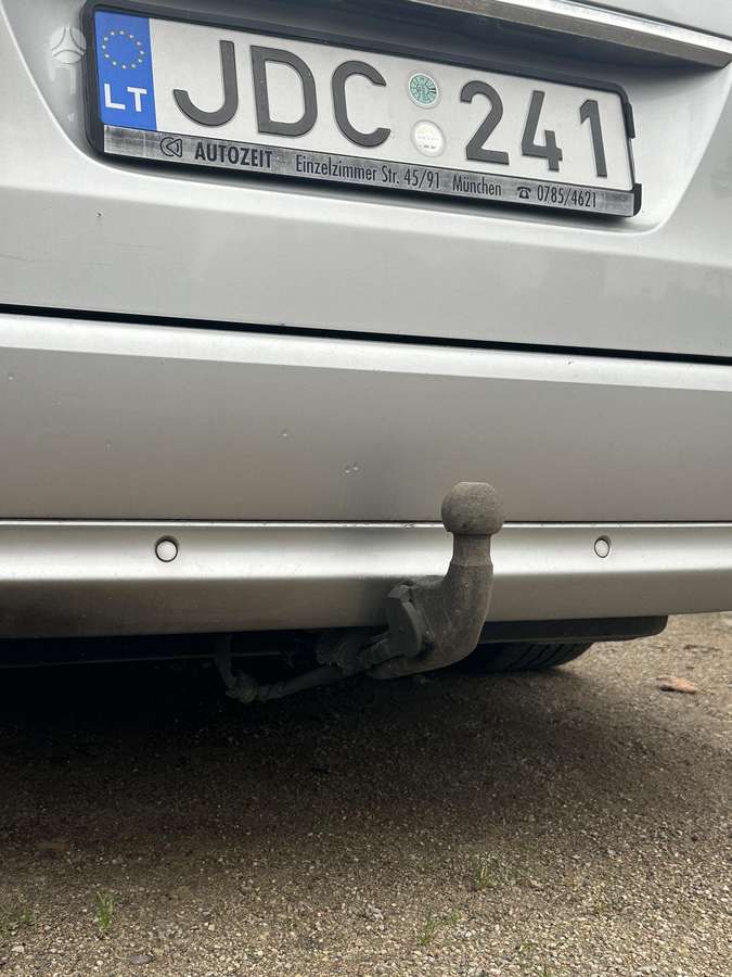 Mercedes-Benz E220 2005 — photo 15
