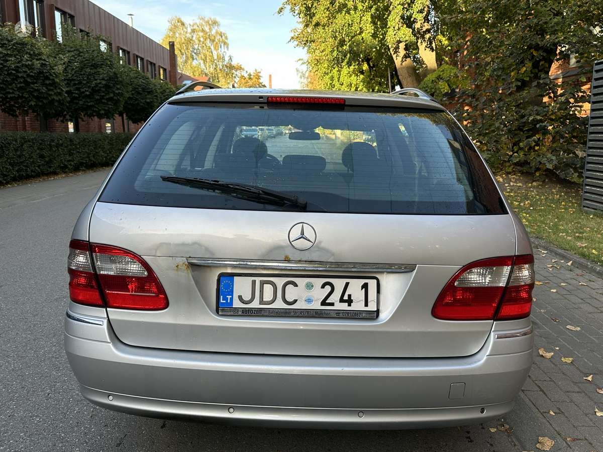 Mercedes-Benz E220 2005 — photo 5