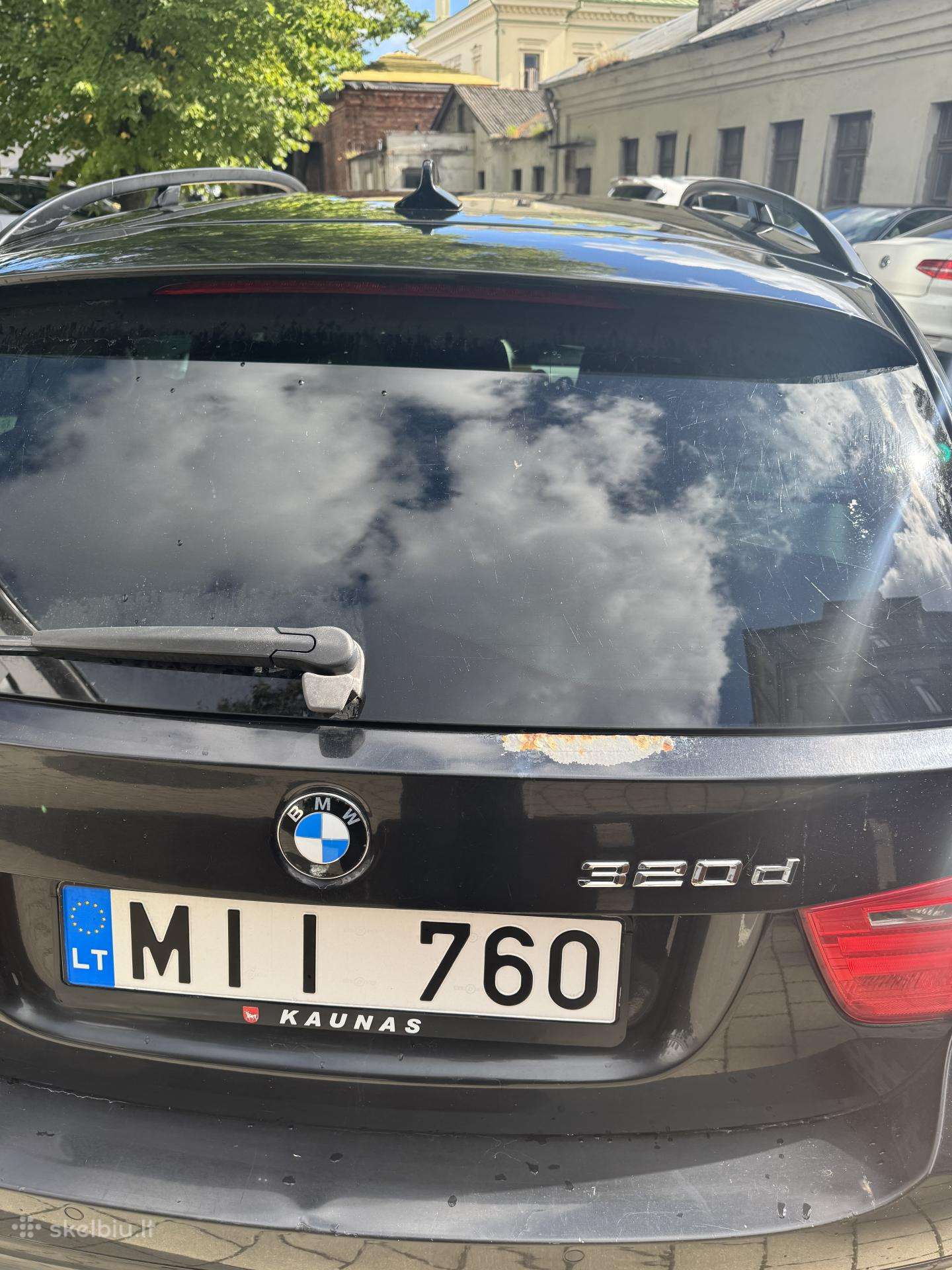 BMW 320 2009 — photo 11