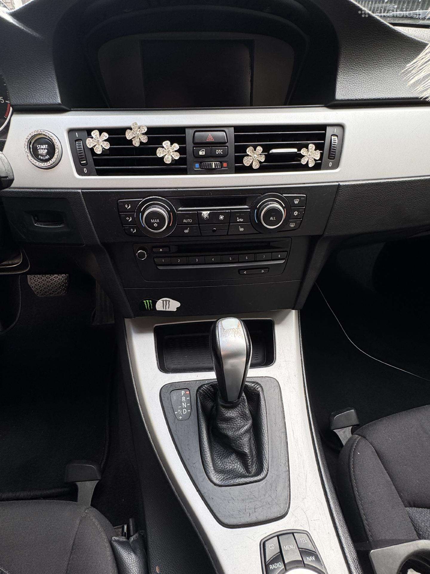 BMW 320 2009 — photo 7