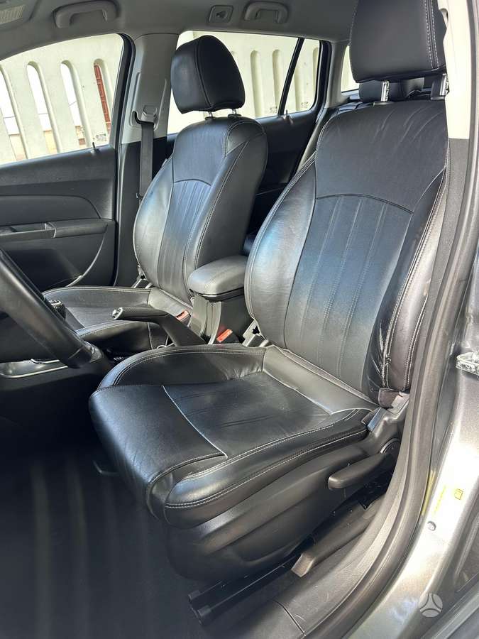 Chevrolet Cruze 2013 — photo 13