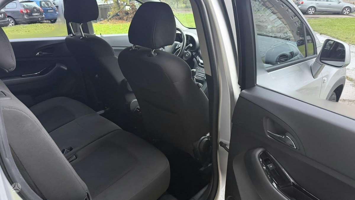 Chevrolet Orlando 2012 — photo 11