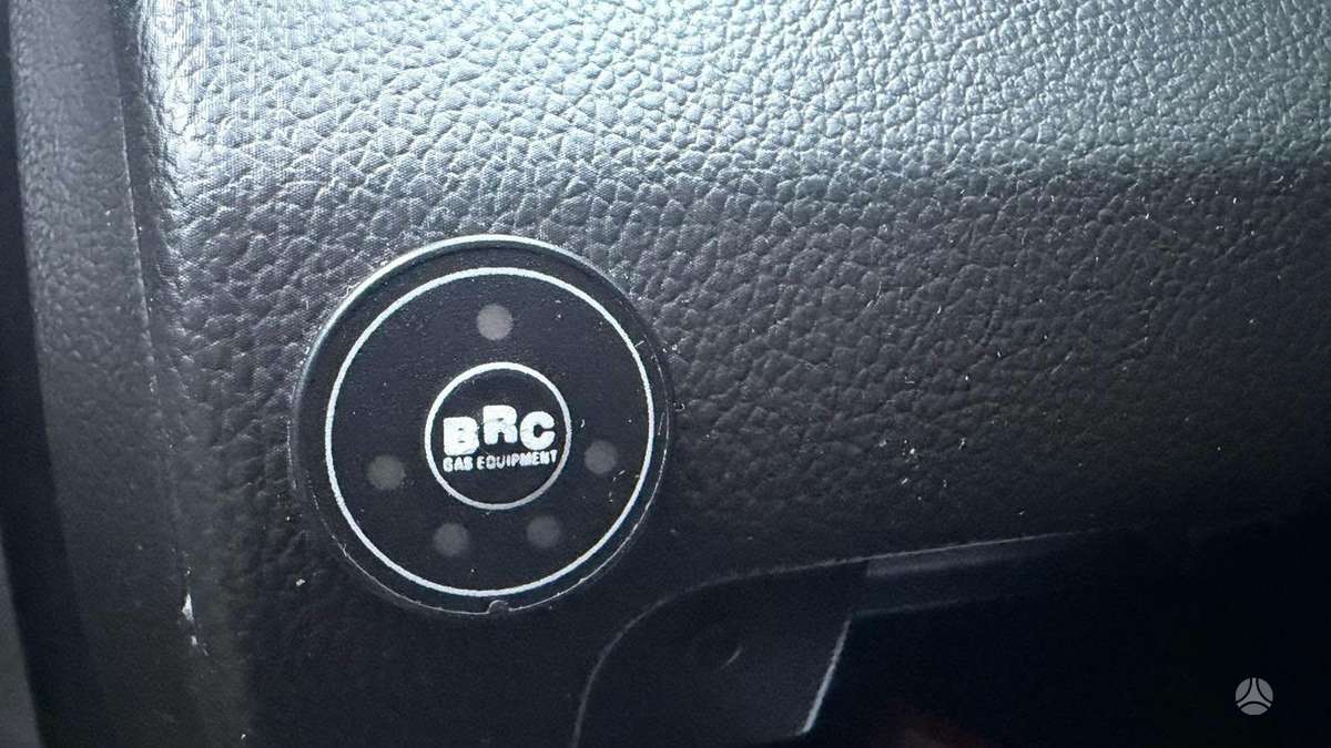 Chevrolet Orlando 2012 — photo 18