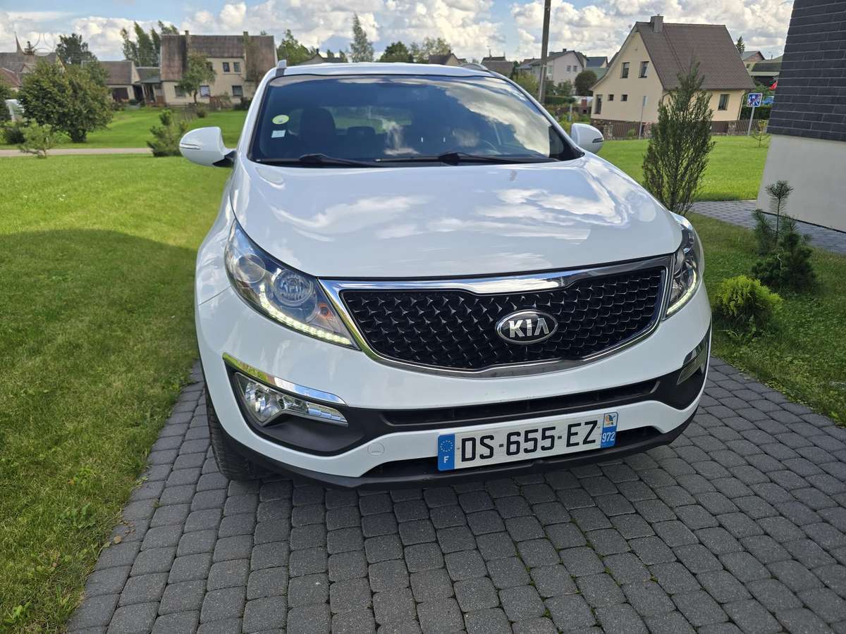 Kia Sportage 2015 — interior