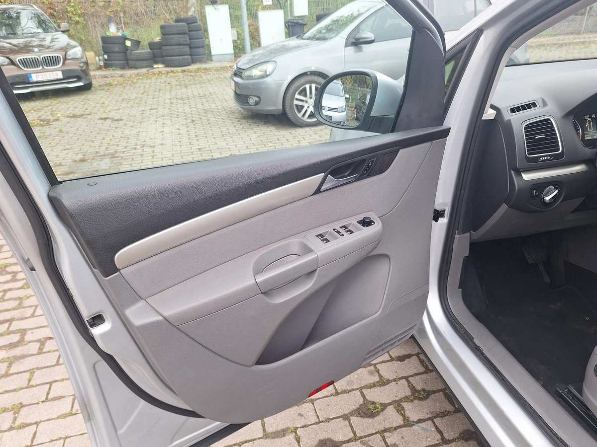 Seat Alhambra 2012 — фото 16