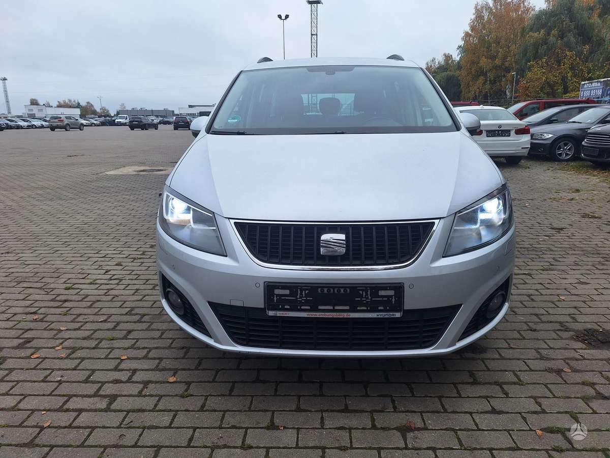 Seat Alhambra 2012 — салон