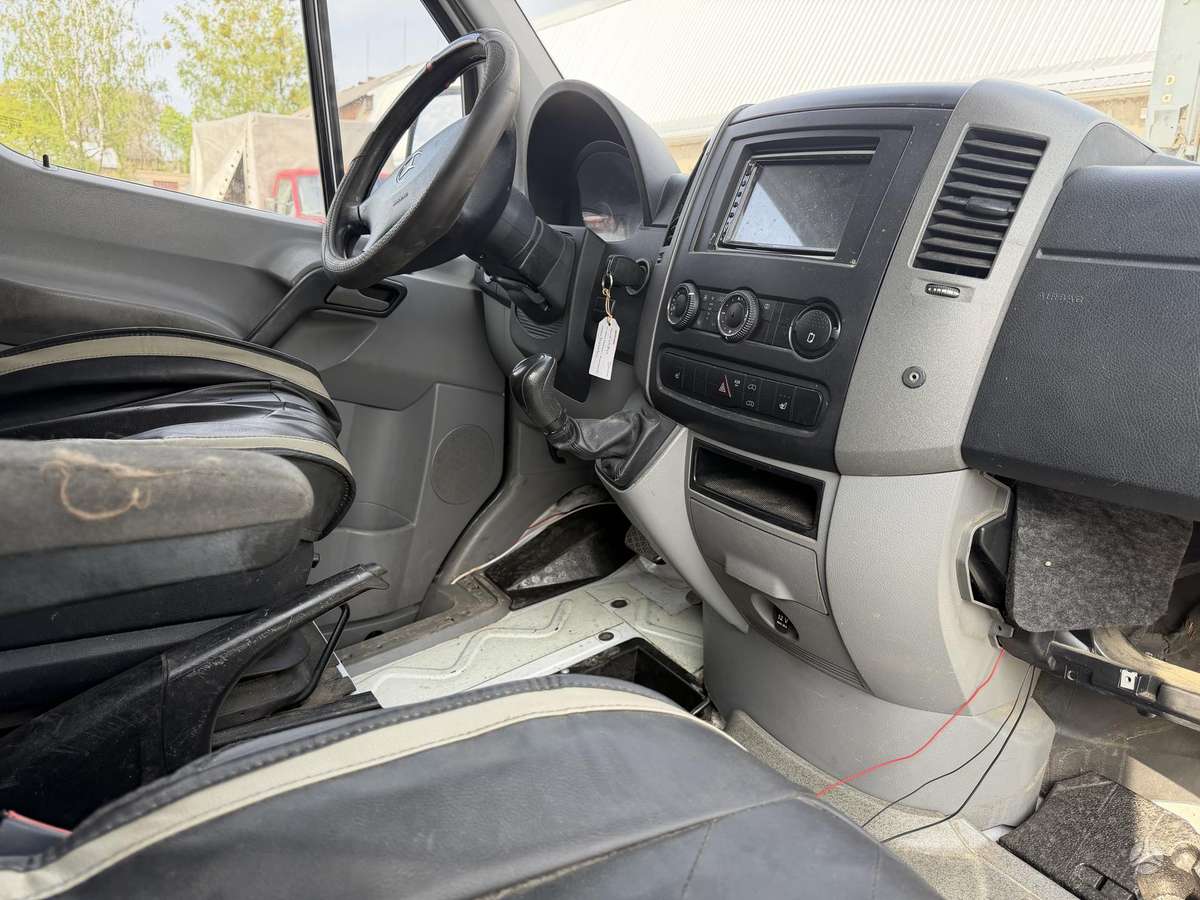 Mercedes-Benz Sprinter 2011 — photo 6