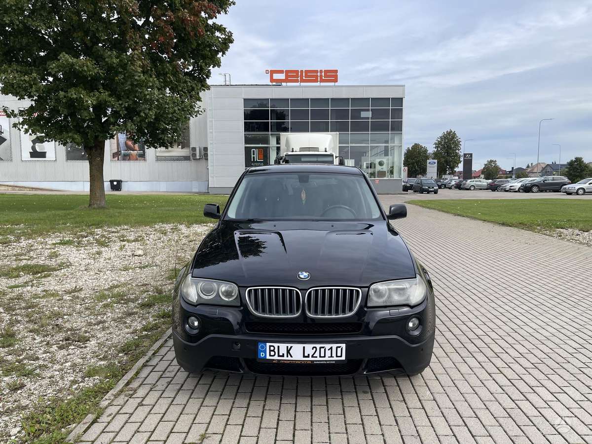 BMW X3 2008 — салон