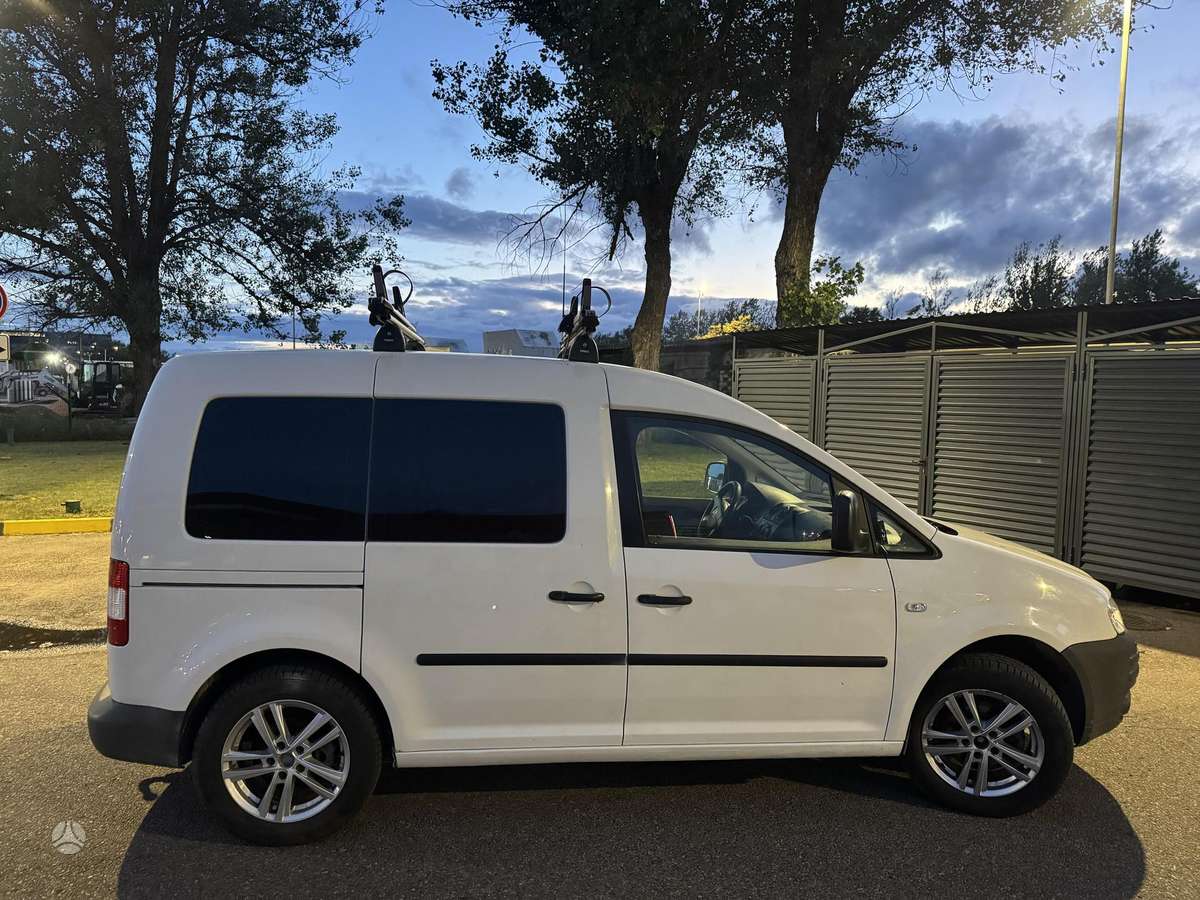 Volkswagen Caddy 2007 — вигляд ззаду