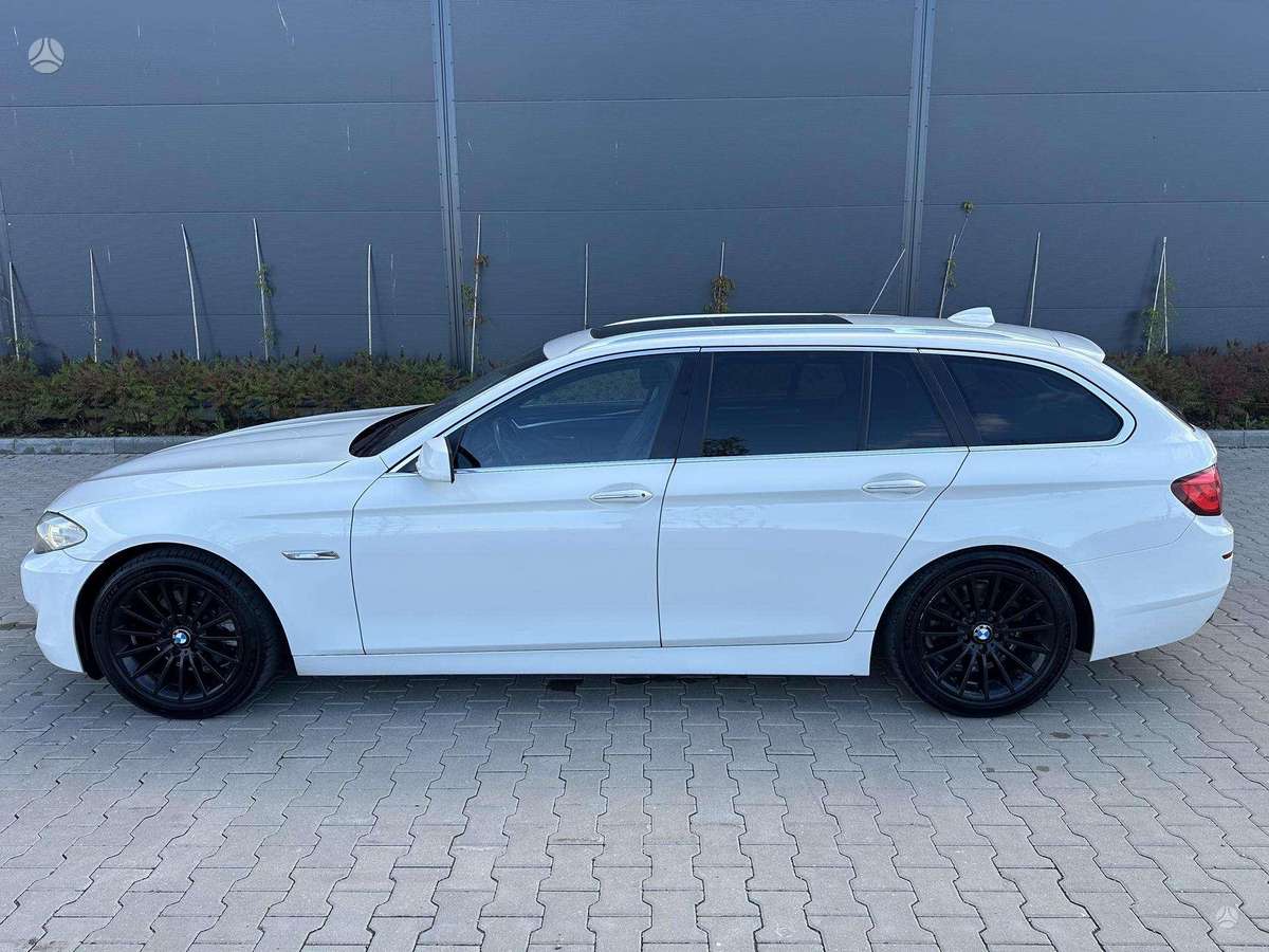 BMW 520 2013 — photo 10