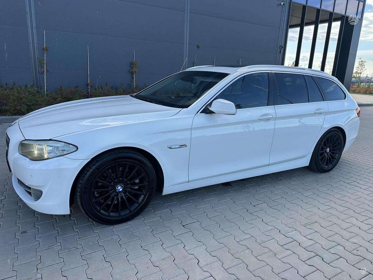 BMW 520 2013 — photo 11