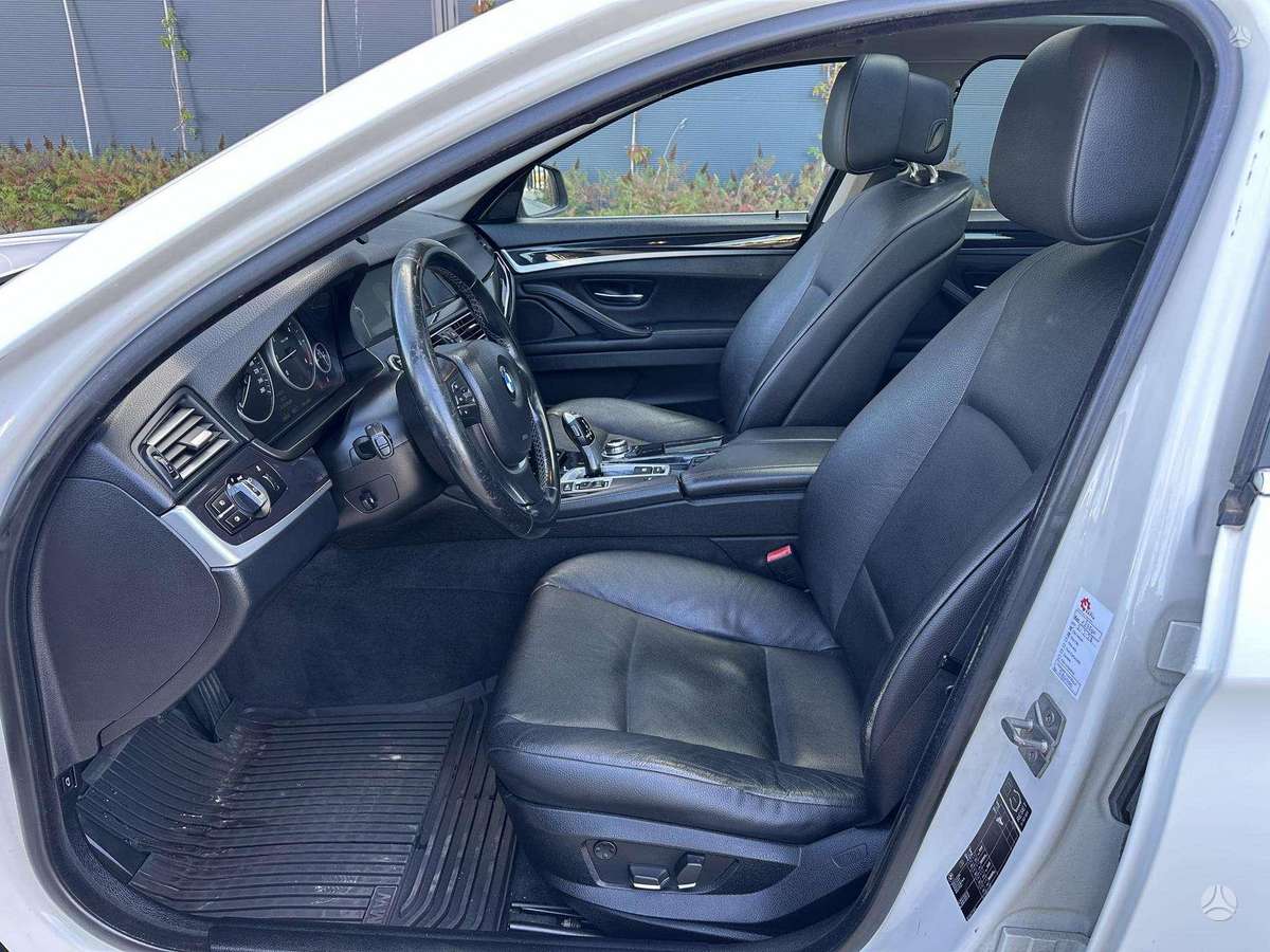 BMW 520 2013 — photo 16