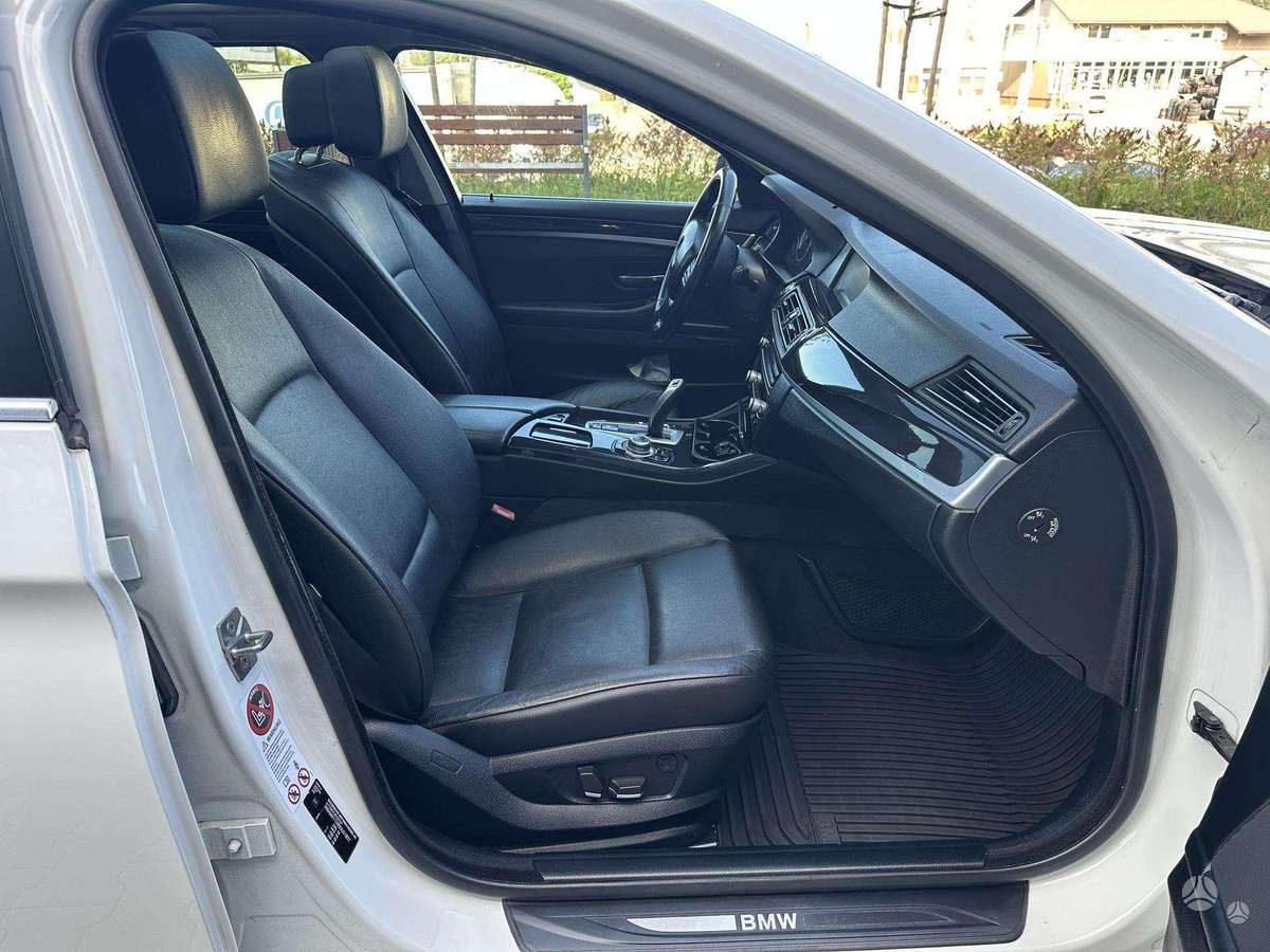 BMW 520 2013 — photo 21