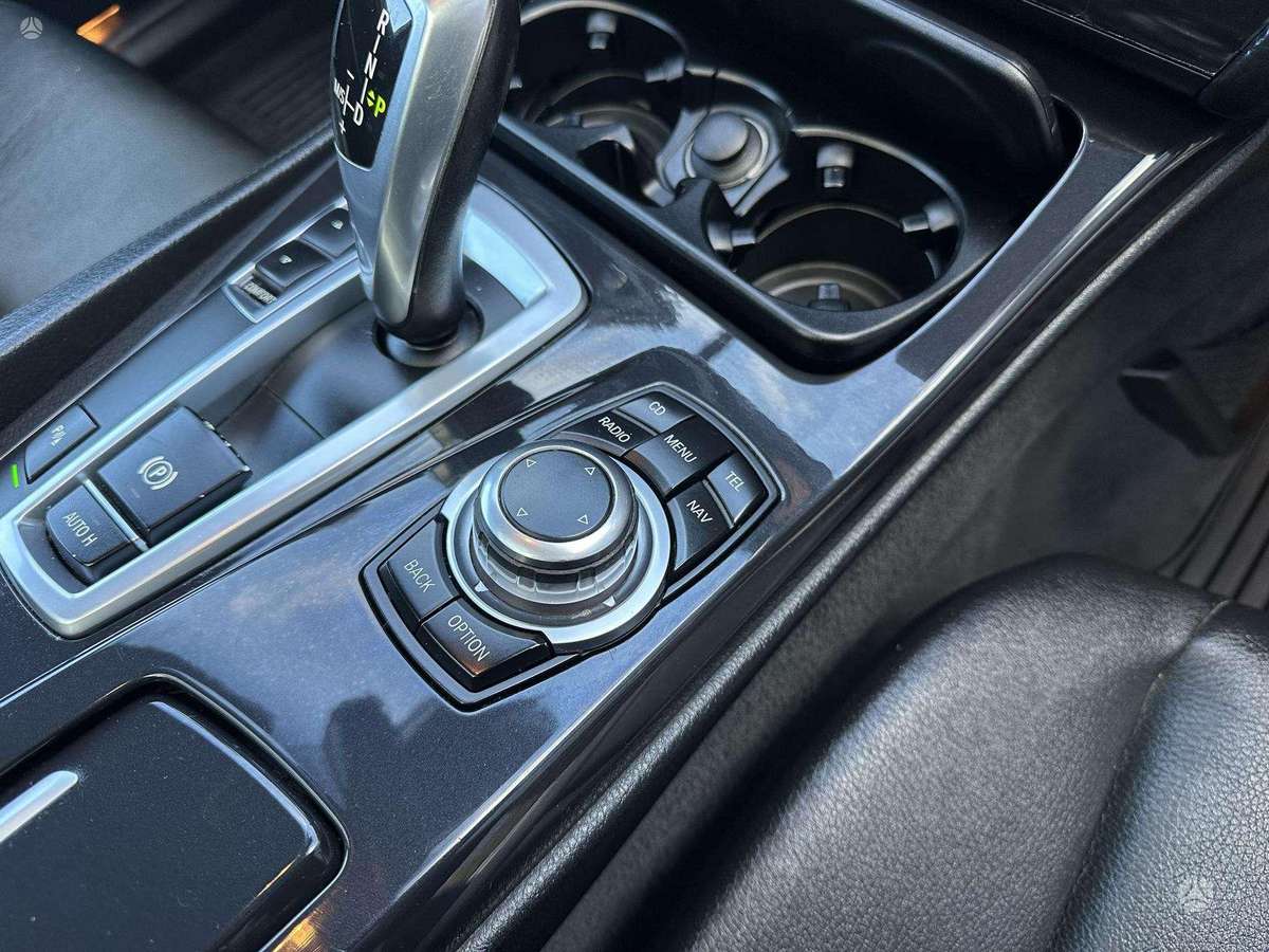 BMW 520 2013 — photo 23