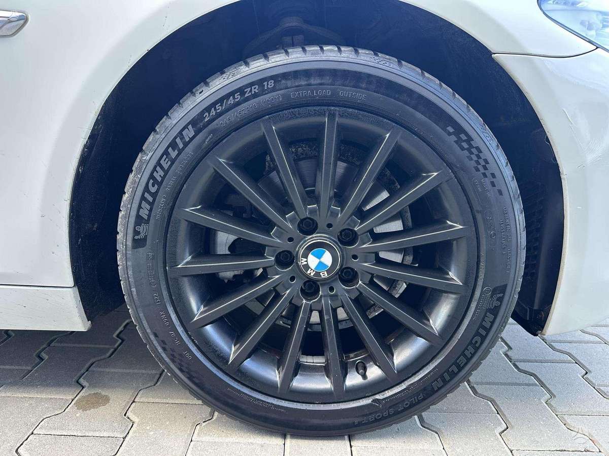 BMW 520 2013 — photo 24