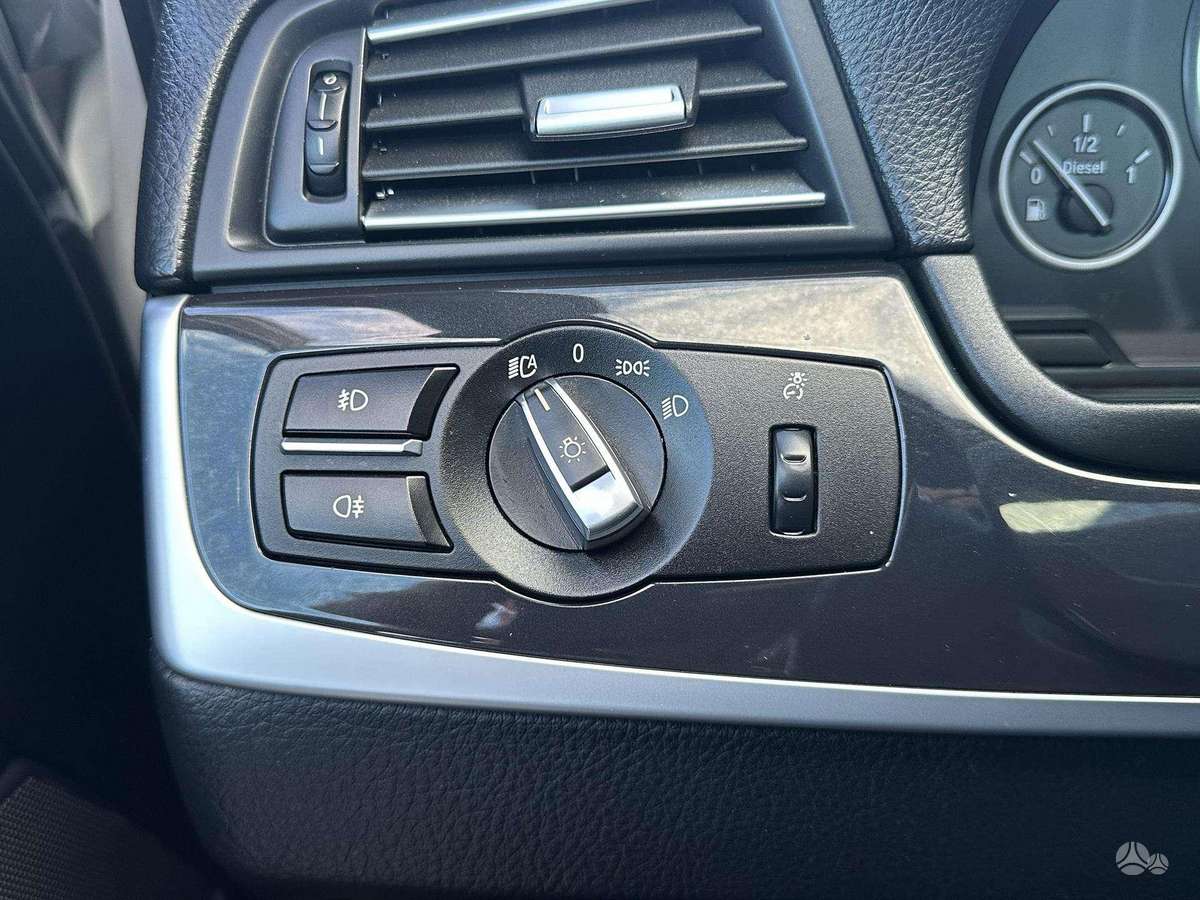 BMW 520 2013 — photo 29