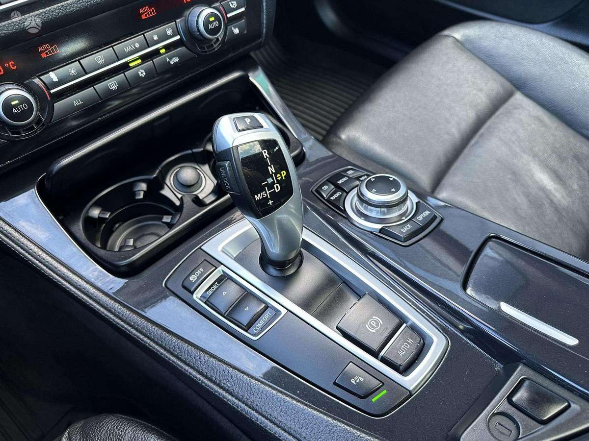 BMW 520 2013 — photo 30
