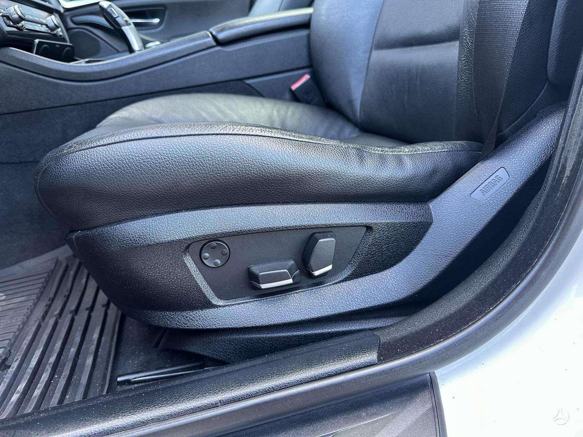 BMW 520 2013 — photo 37