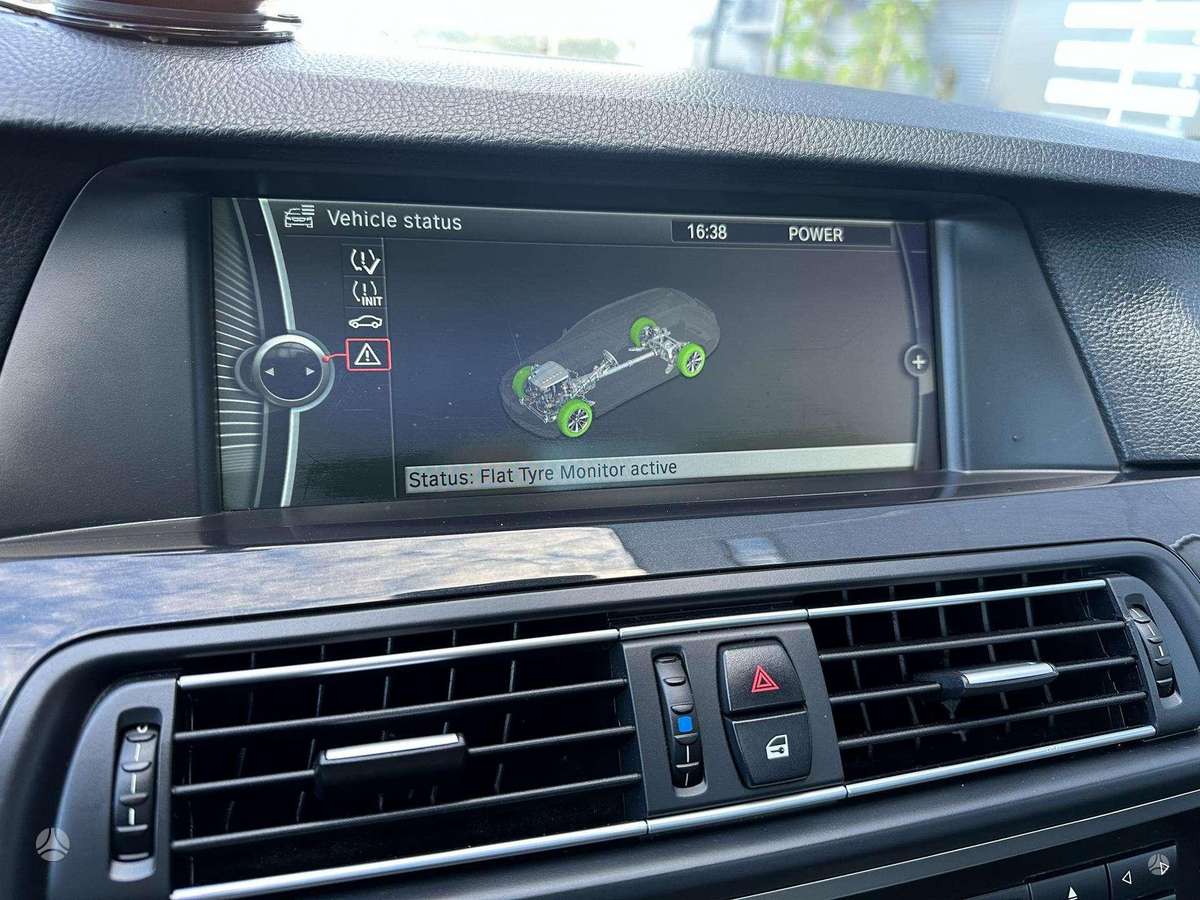 BMW 520 2013 — photo 38