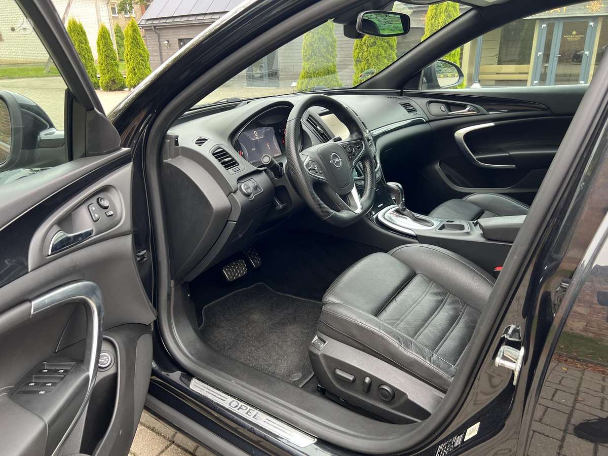 Opel Insignia 2014 — photo 21