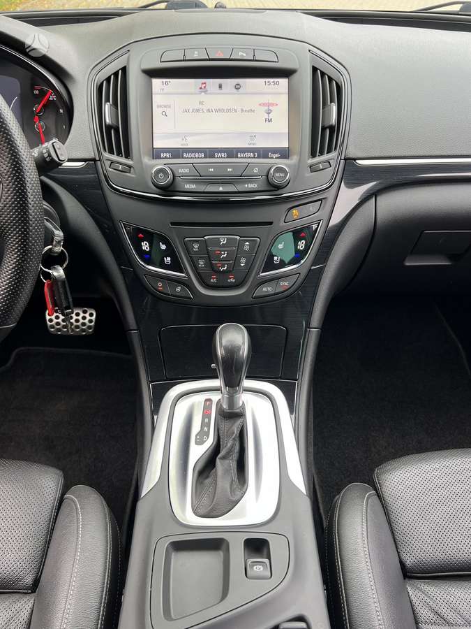 Opel Insignia 2014 — photo 33