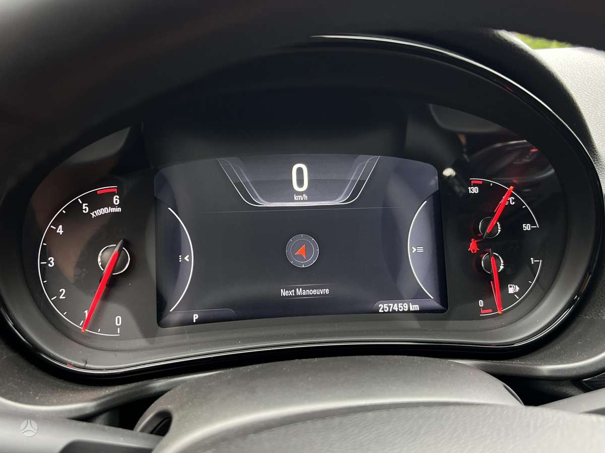 Opel Insignia 2014 — photo 39