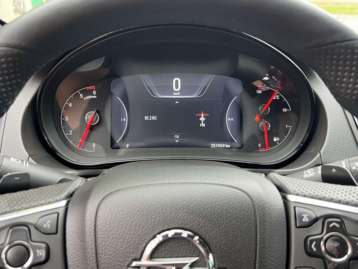 Opel Insignia 2014 — photo 40