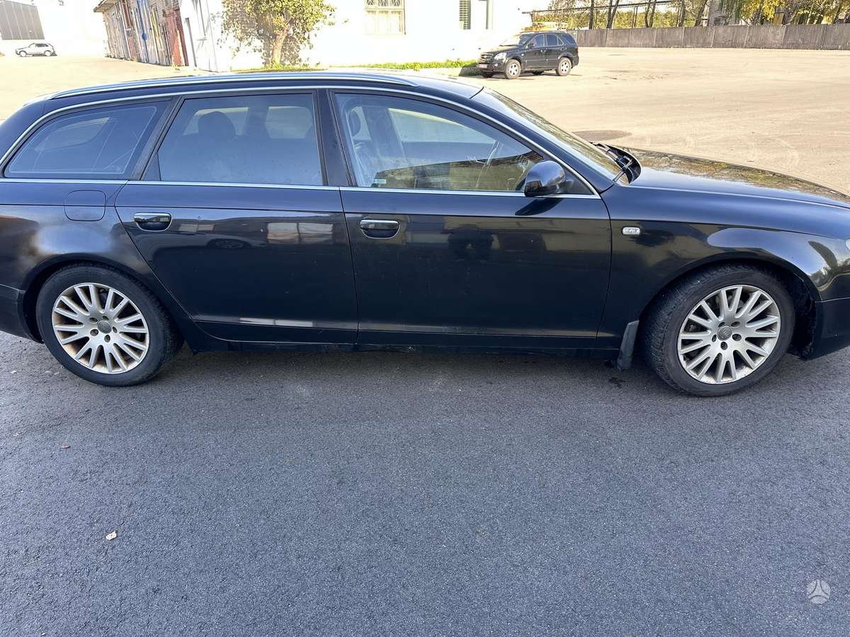 Audi A6 2006 — салон